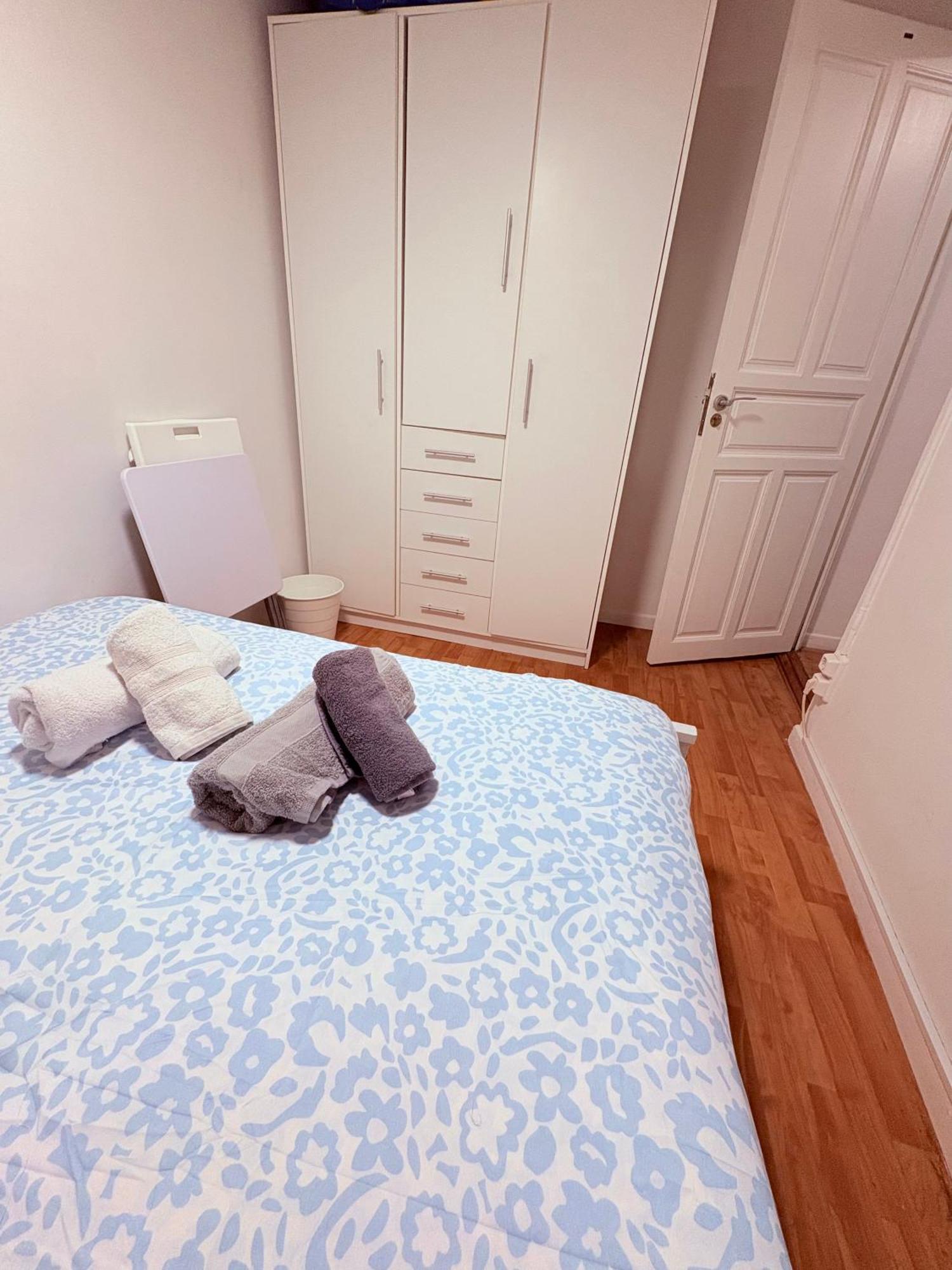 Stunning Flat For 6 People 3 Blocks From The Beach Plus Welcome Breakfast Barcelona Exterior photo