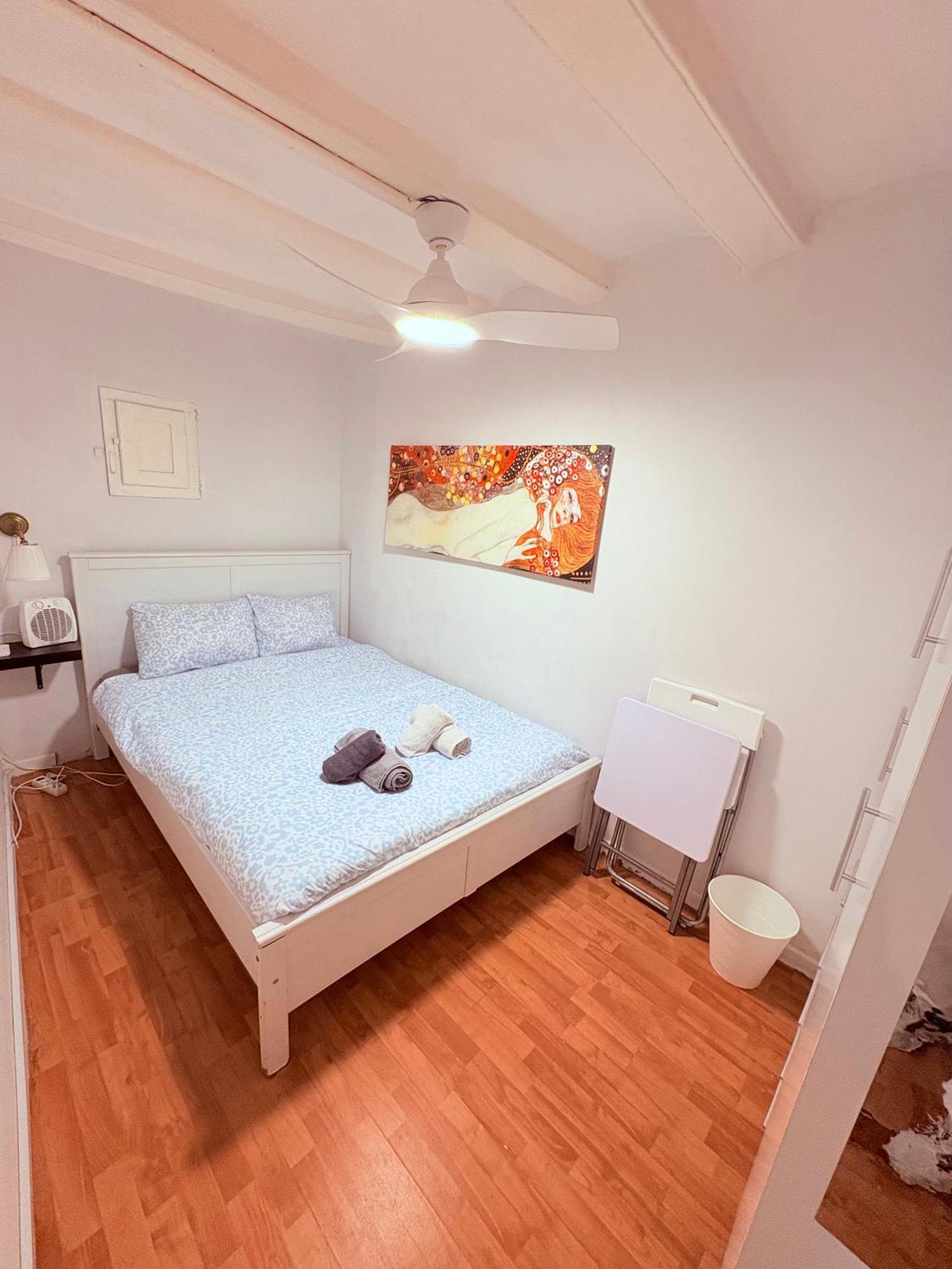 Stunning Flat For 6 People 3 Blocks From The Beach Plus Welcome Breakfast Barcelona Exterior photo
