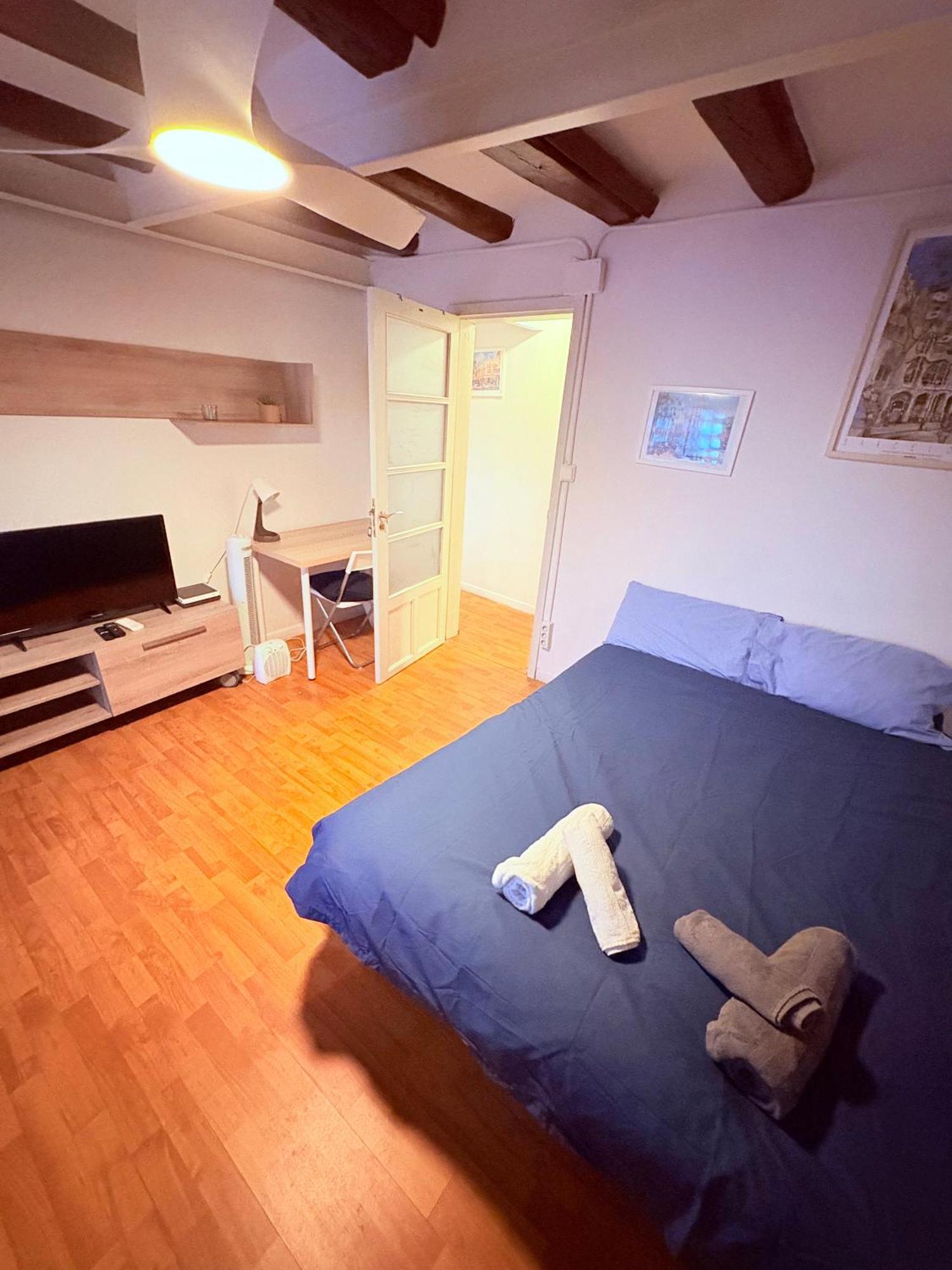 Stunning Flat For 6 People 3 Blocks From The Beach Plus Welcome Breakfast Barcelona Exterior photo