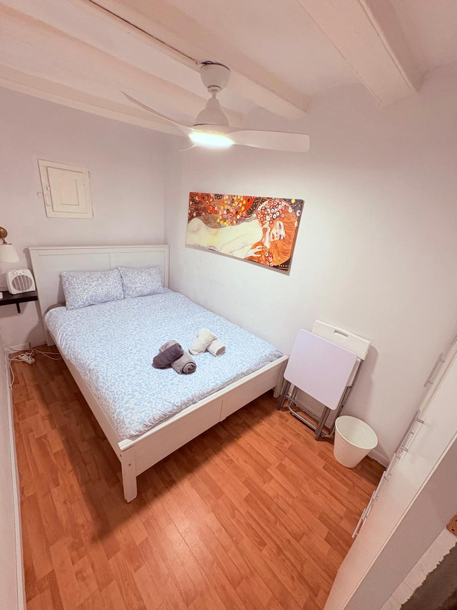 Stunning Flat For 6 People 3 Blocks From The Beach Plus Welcome Breakfast Barcelona Exterior photo