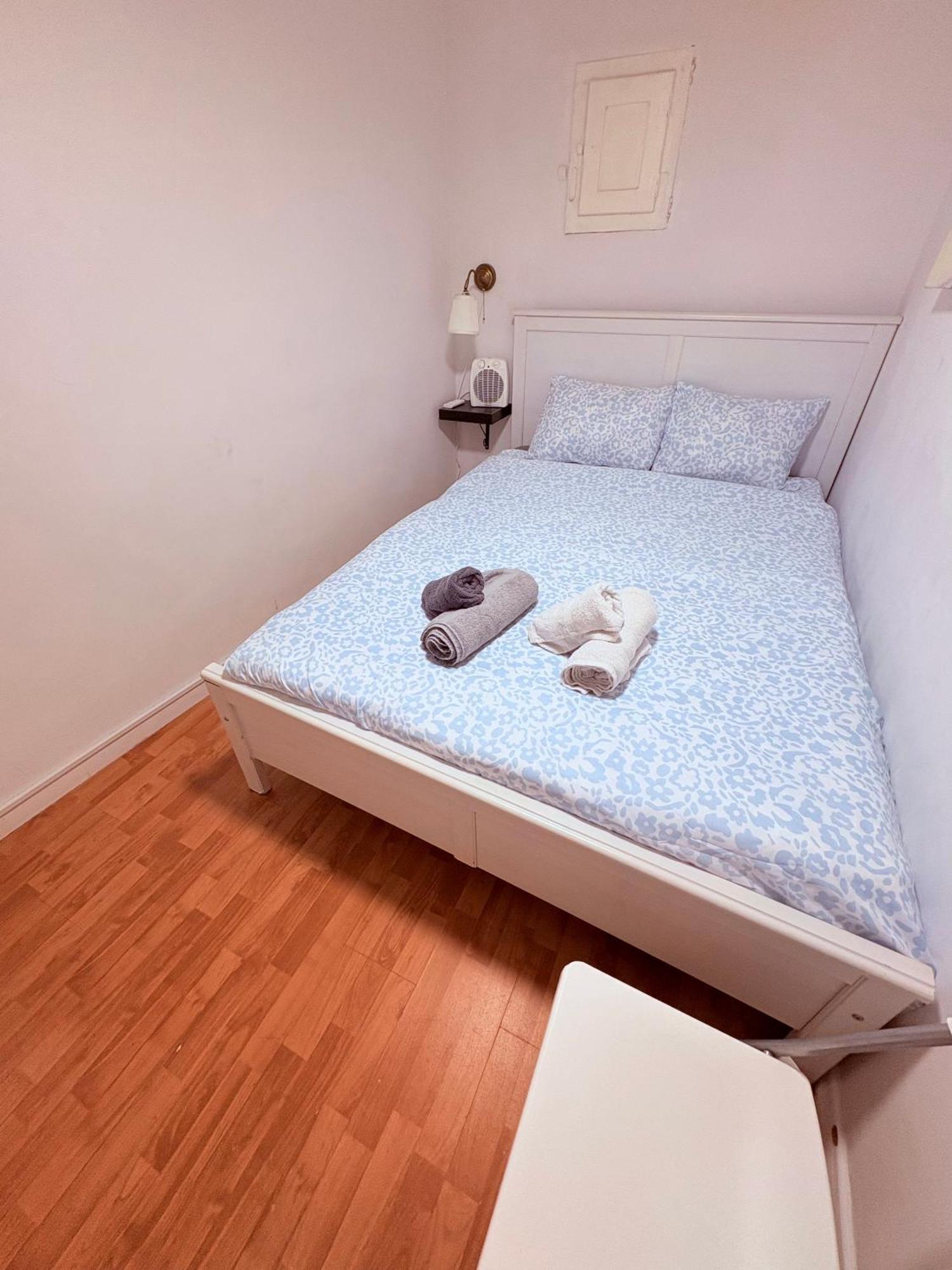 Stunning Flat For 6 People 3 Blocks From The Beach Plus Welcome Breakfast Barcelona Exterior photo