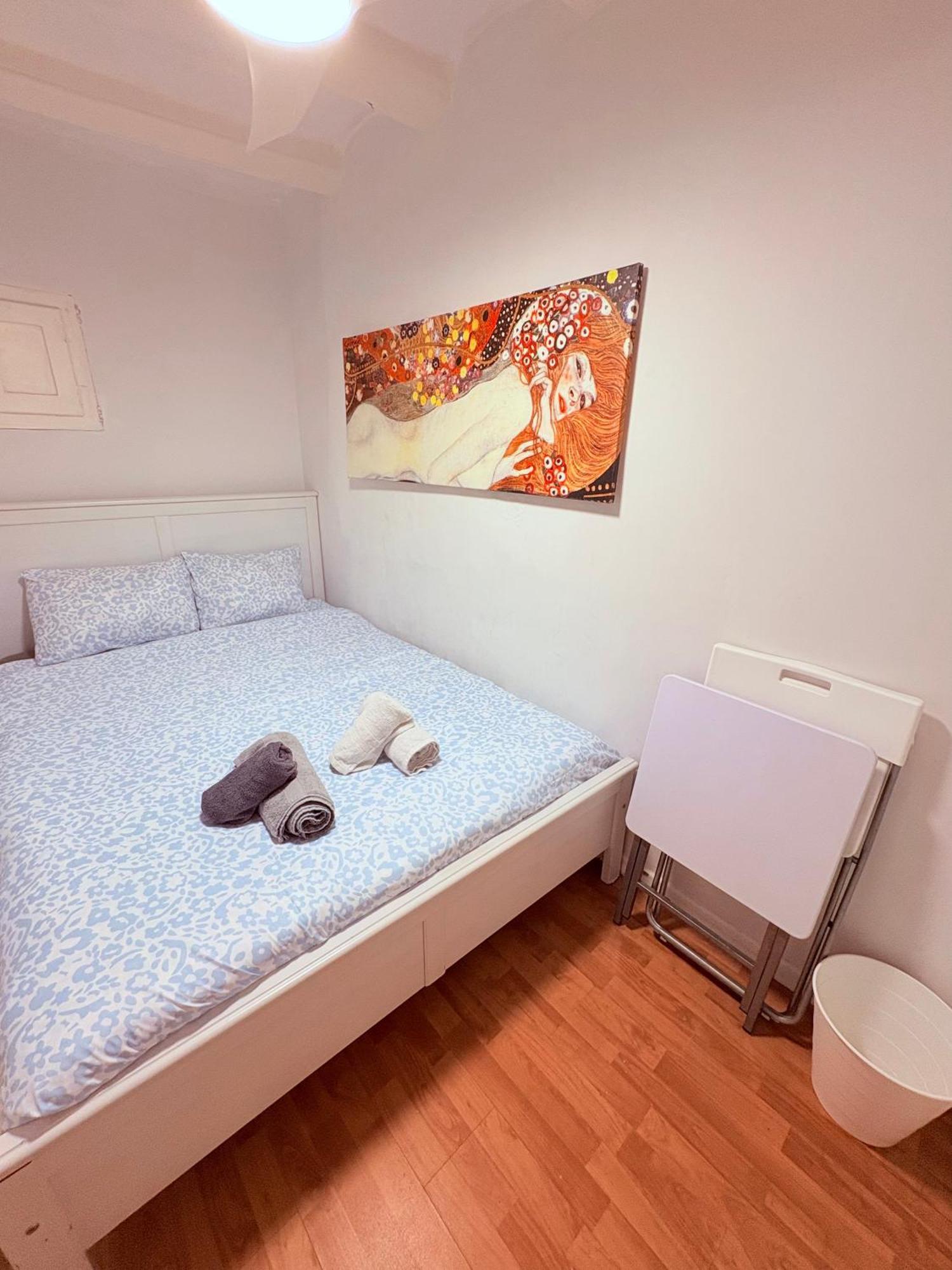 Stunning Flat For 6 People 3 Blocks From The Beach Plus Welcome Breakfast Barcelona Exterior photo
