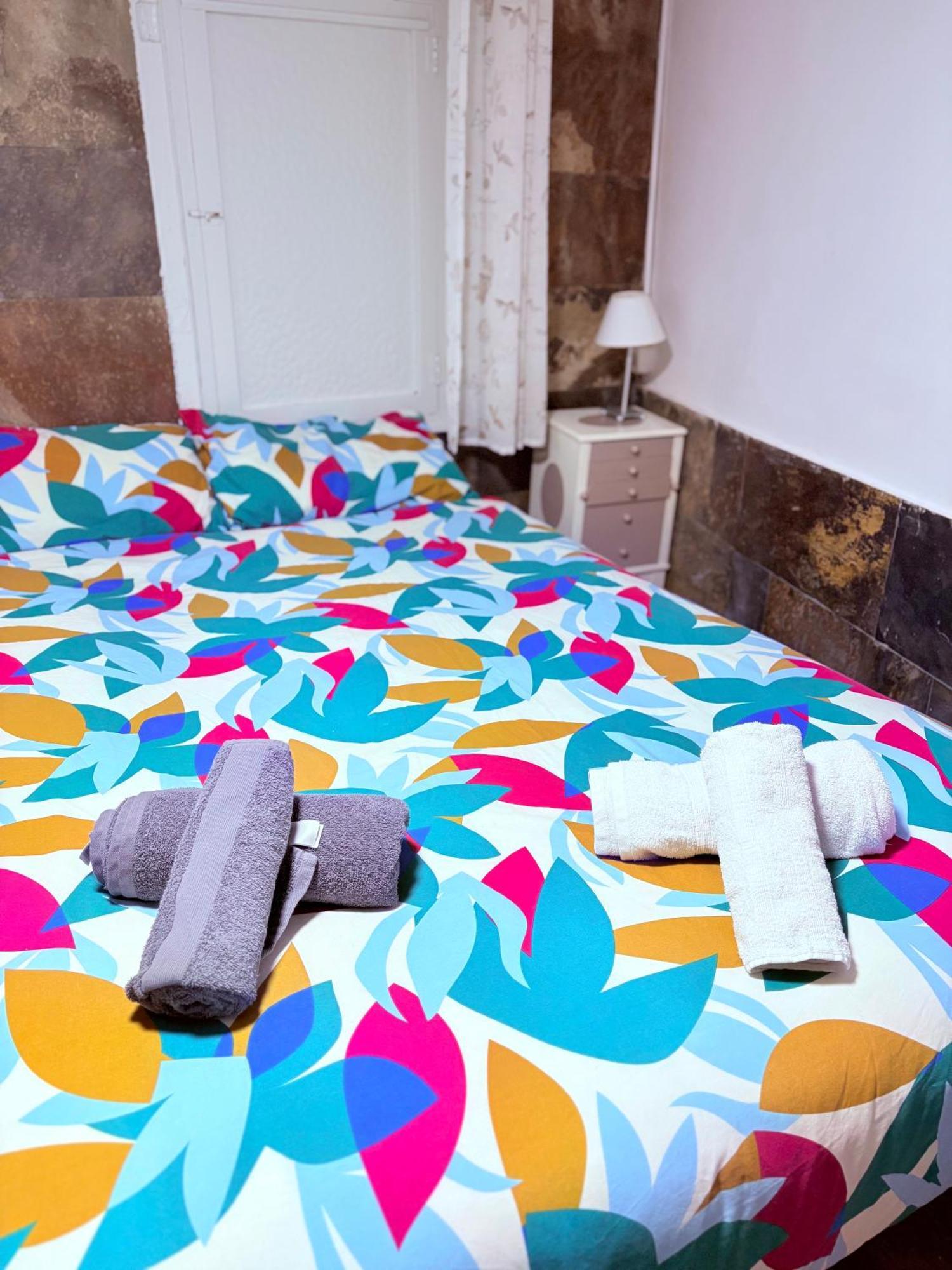 Stunning Flat For 6 People 3 Blocks From The Beach Plus Welcome Breakfast Barcelona Exterior photo