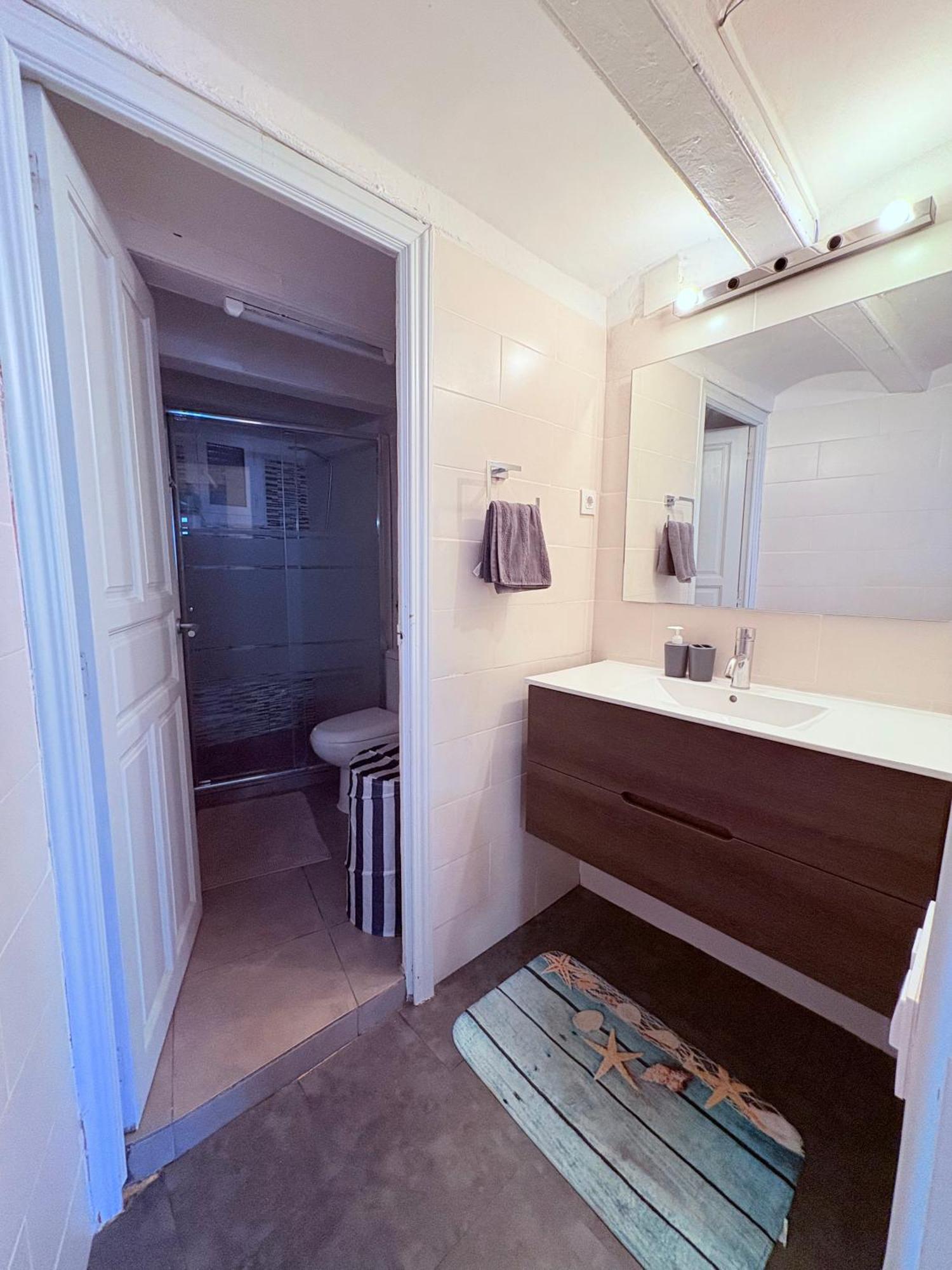 Stunning Flat For 6 People 3 Blocks From The Beach Plus Welcome Breakfast Barcelona Exterior photo