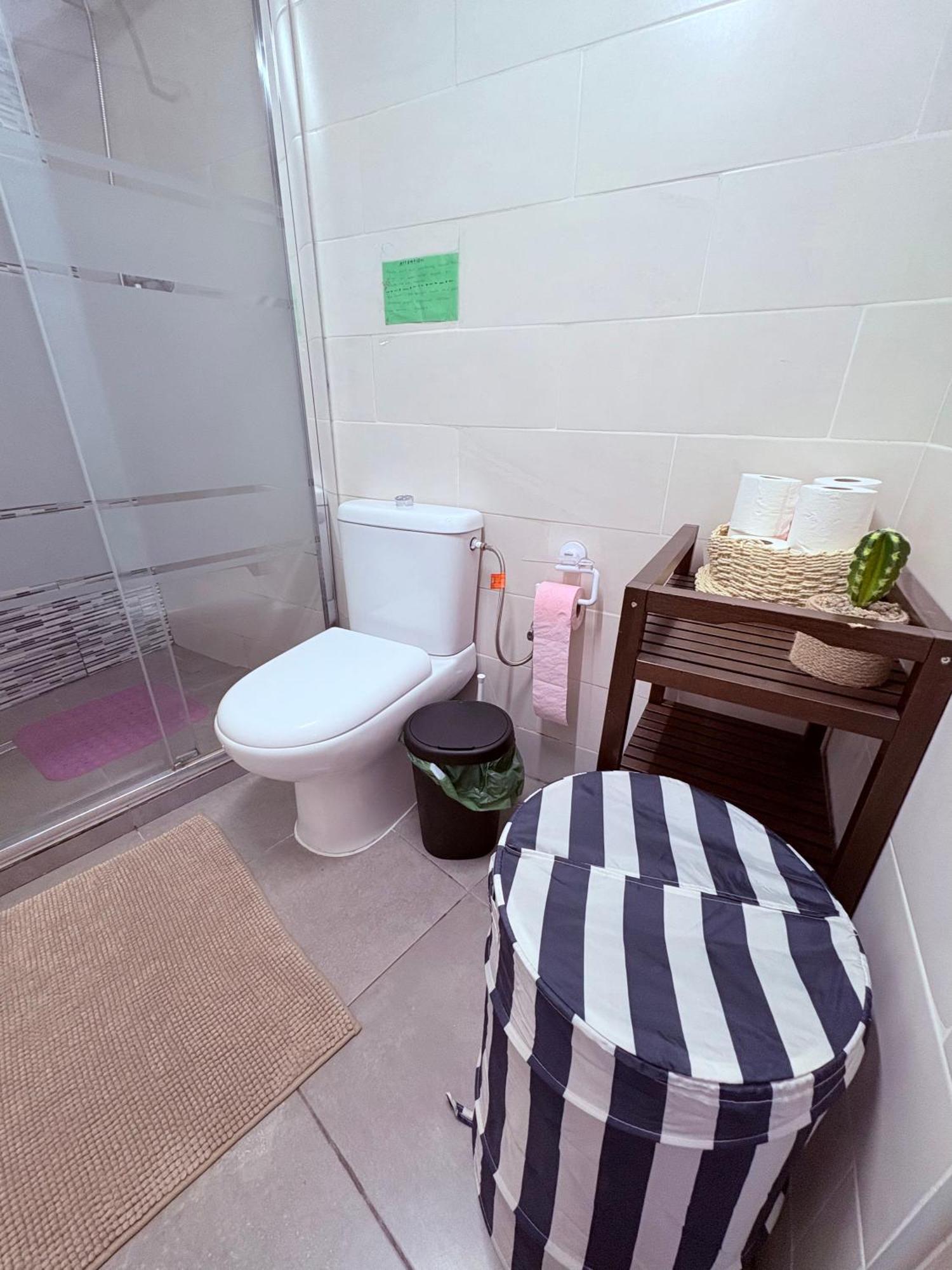 Stunning Flat For 6 People 3 Blocks From The Beach Plus Welcome Breakfast Barcelona Exterior photo