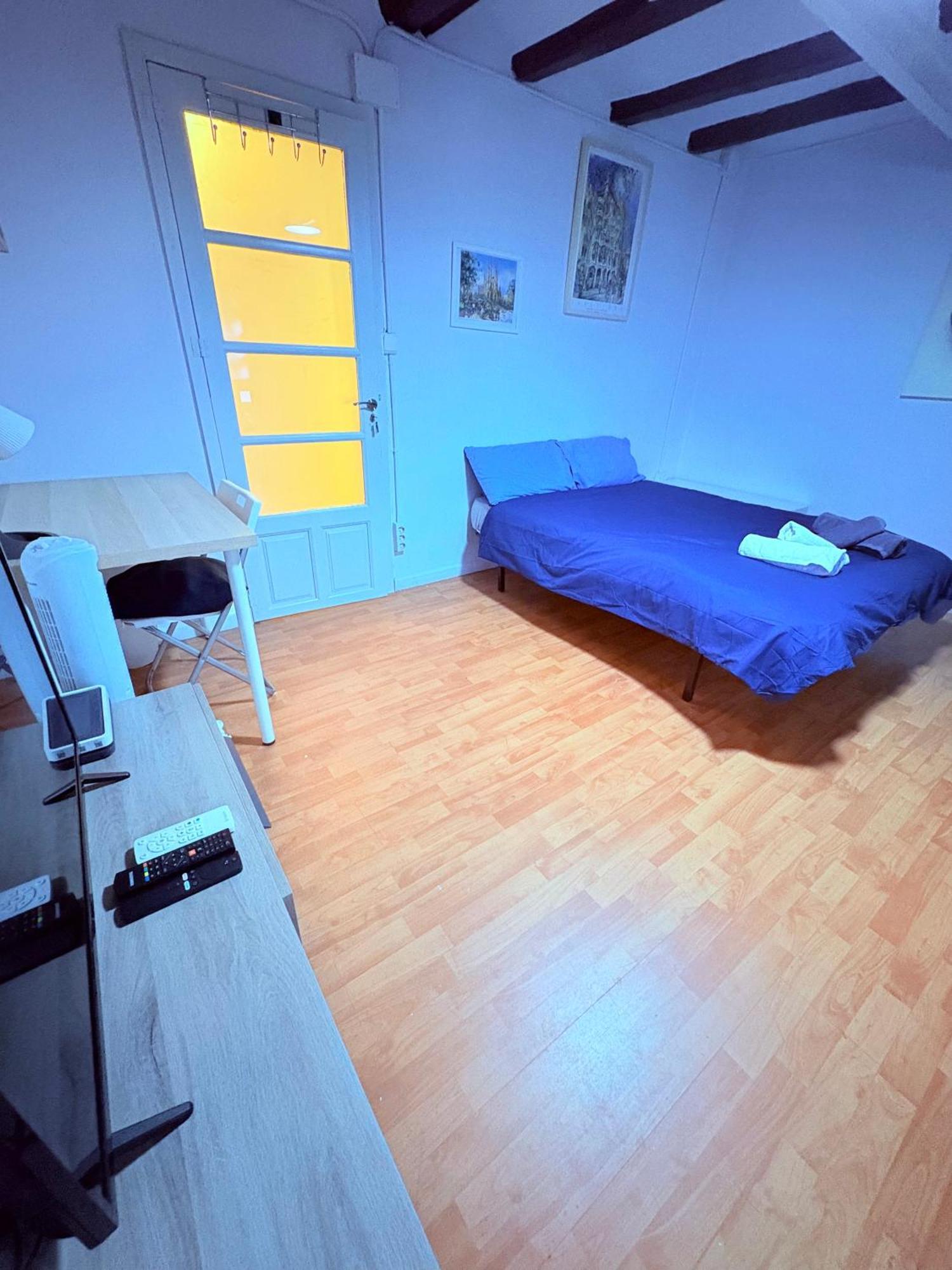 Stunning Flat For 6 People 3 Blocks From The Beach Plus Welcome Breakfast Barcelona Exterior photo