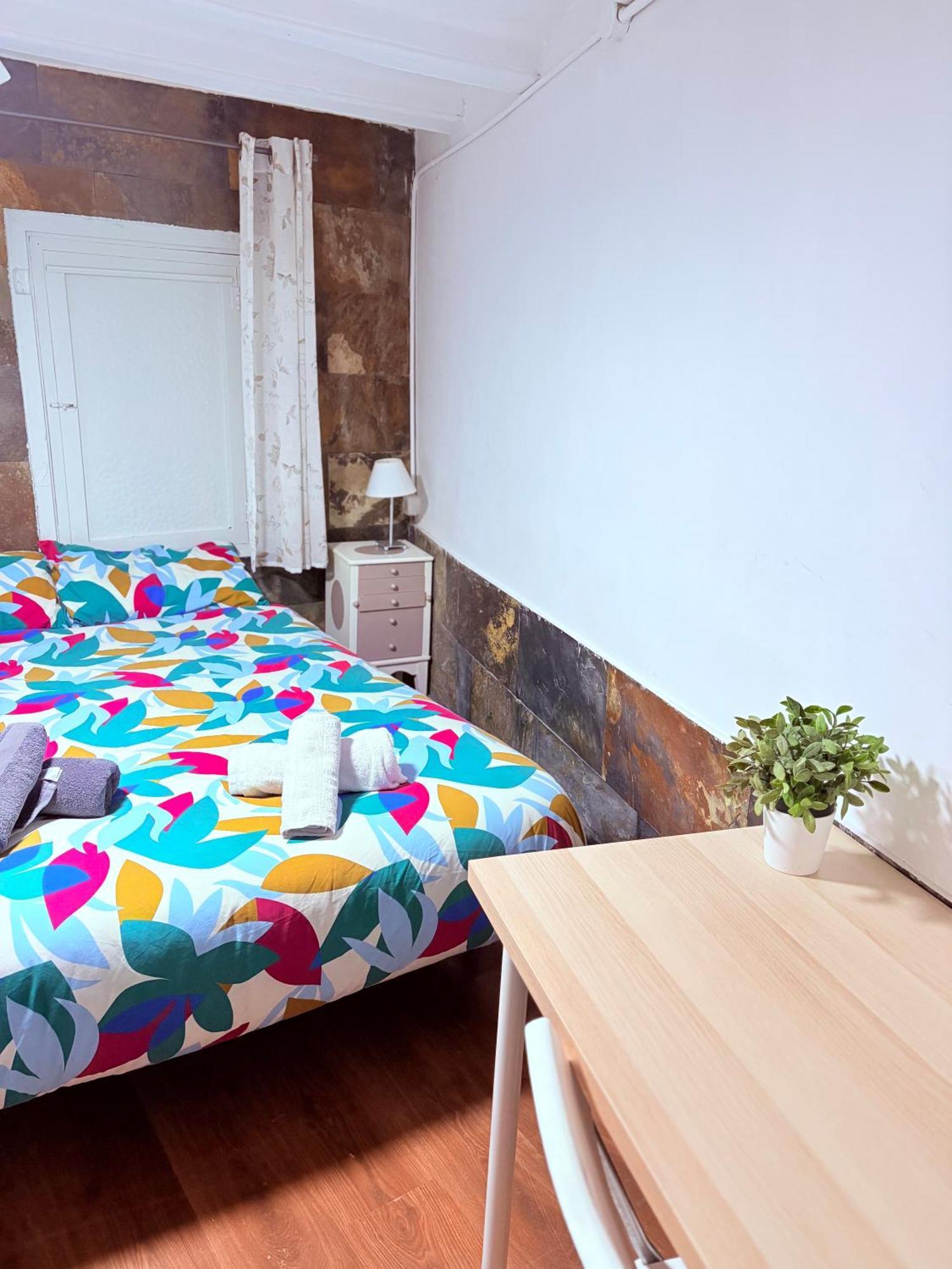 Stunning Flat For 6 People 3 Blocks From The Beach Plus Welcome Breakfast Barcelona Exterior photo