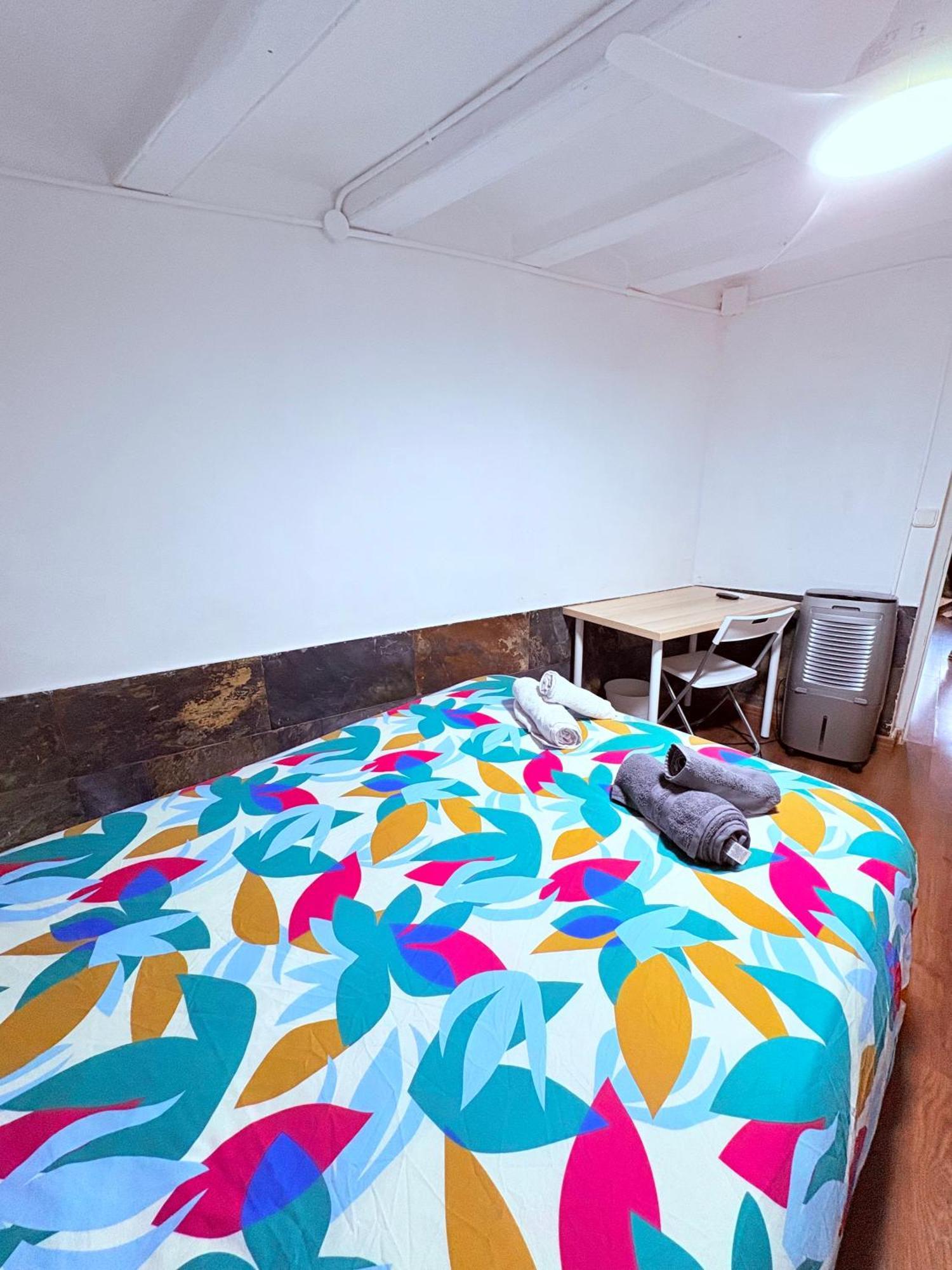 Stunning Flat For 6 People 3 Blocks From The Beach Plus Welcome Breakfast Barcelona Exterior photo