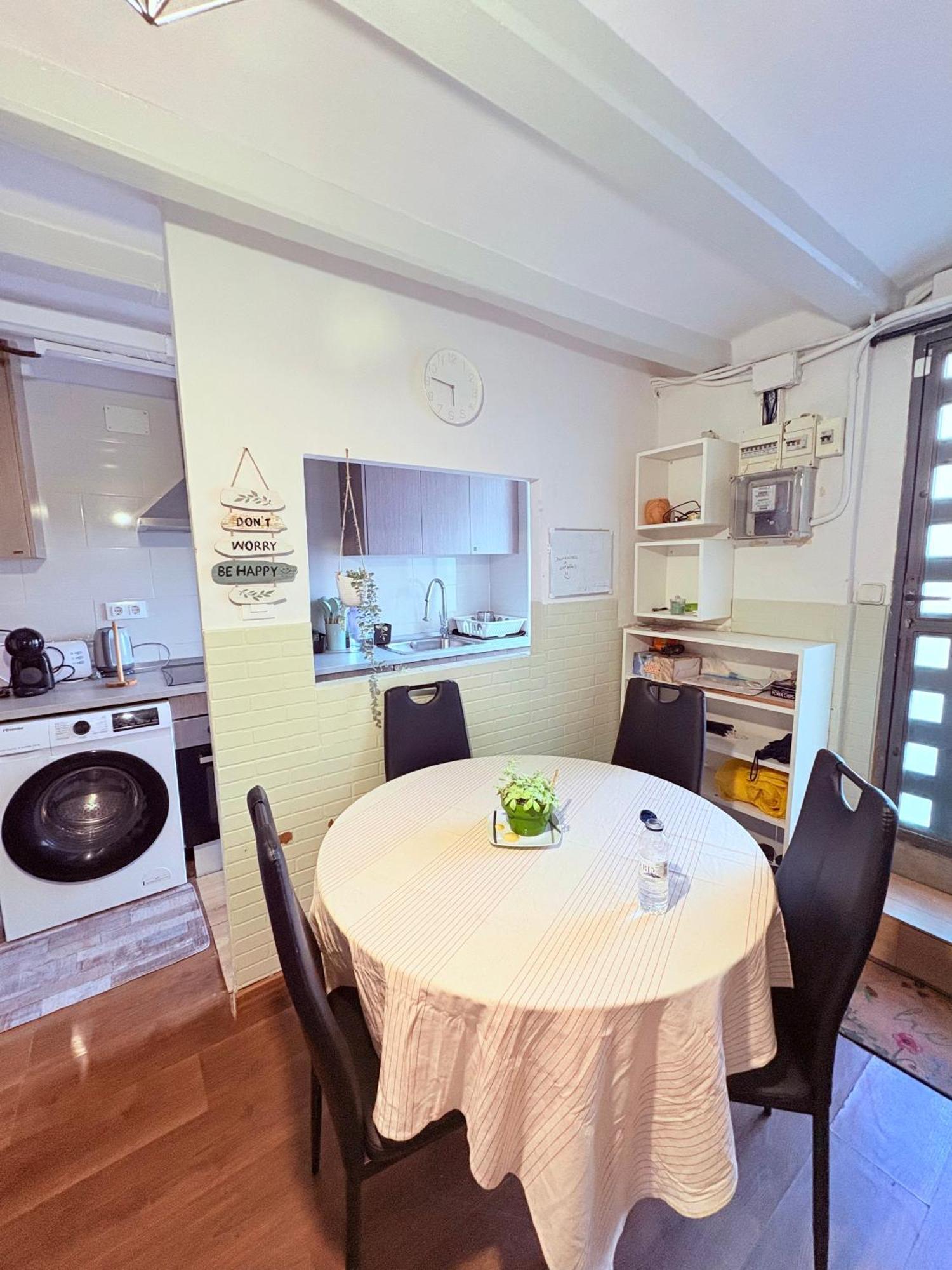 Stunning Flat For 6 People 3 Blocks From The Beach Plus Welcome Breakfast Barcelona Exterior photo