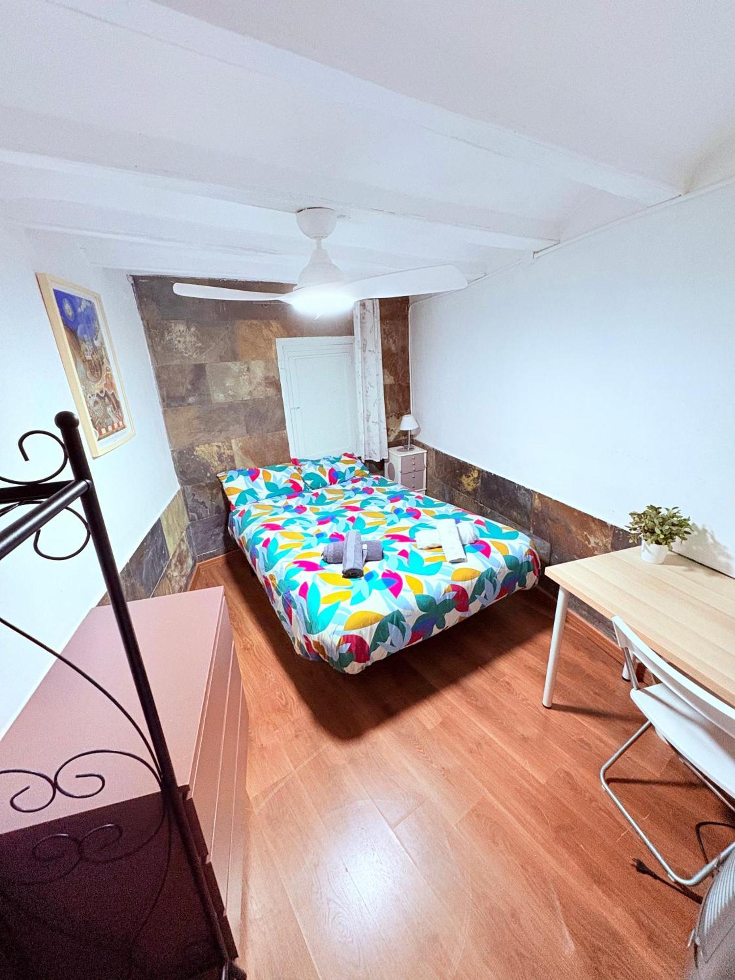 Stunning Flat For 6 People 3 Blocks From The Beach Plus Welcome Breakfast Barcelona Exterior photo
