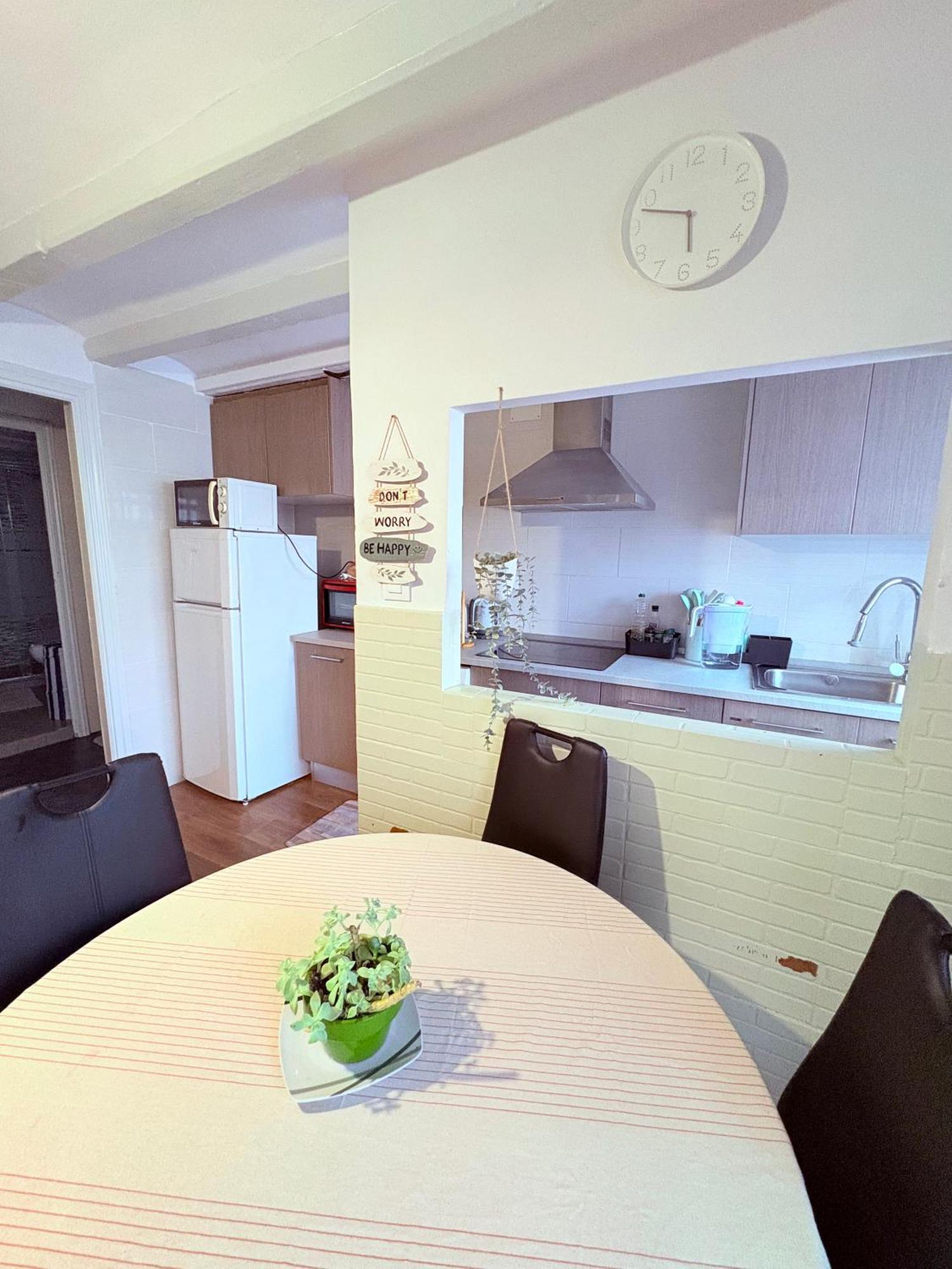 Stunning Flat For 6 People 3 Blocks From The Beach Plus Welcome Breakfast Barcelona Exterior photo